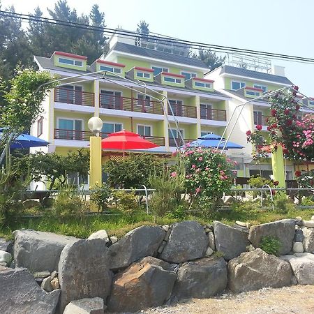 Yongdu Beach Pension بوريونغ المظهر الخارجي الصورة