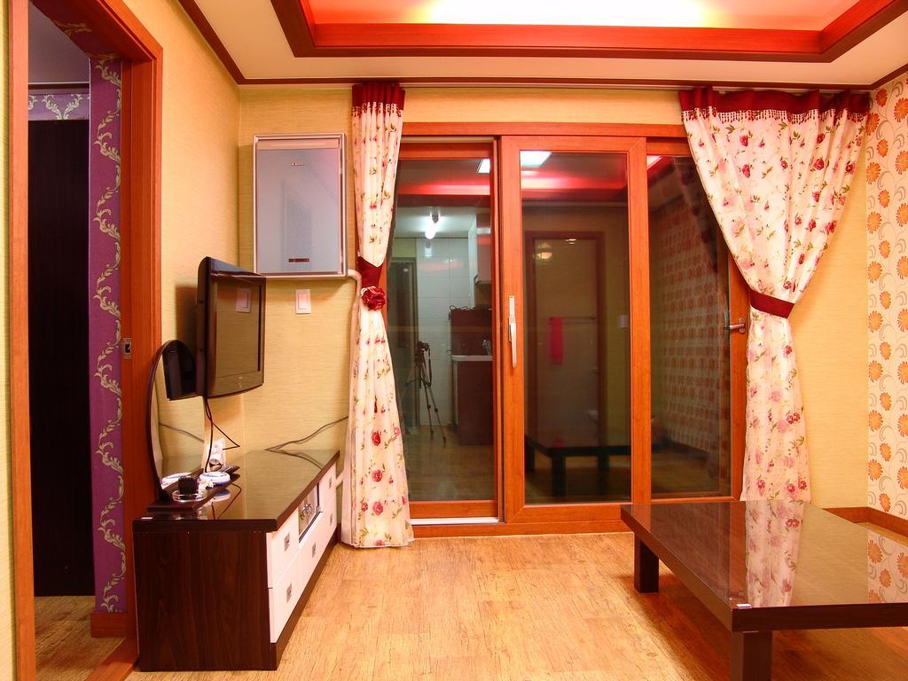 Yongdu Beach Pension بوريونغ المظهر الخارجي الصورة