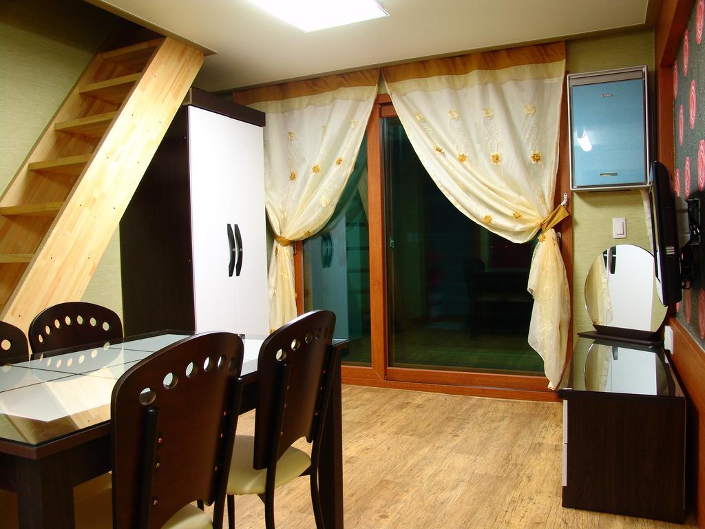 Yongdu Beach Pension بوريونغ المظهر الخارجي الصورة